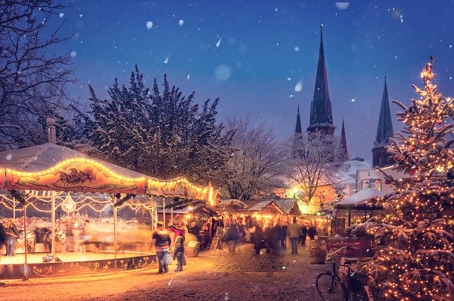 vianočné trhy v meste.jpg